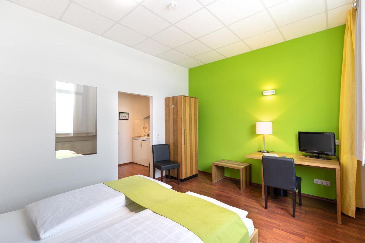 Amh Airport-Messe-Hotel Stuttgart Filderstadt Exterior foto