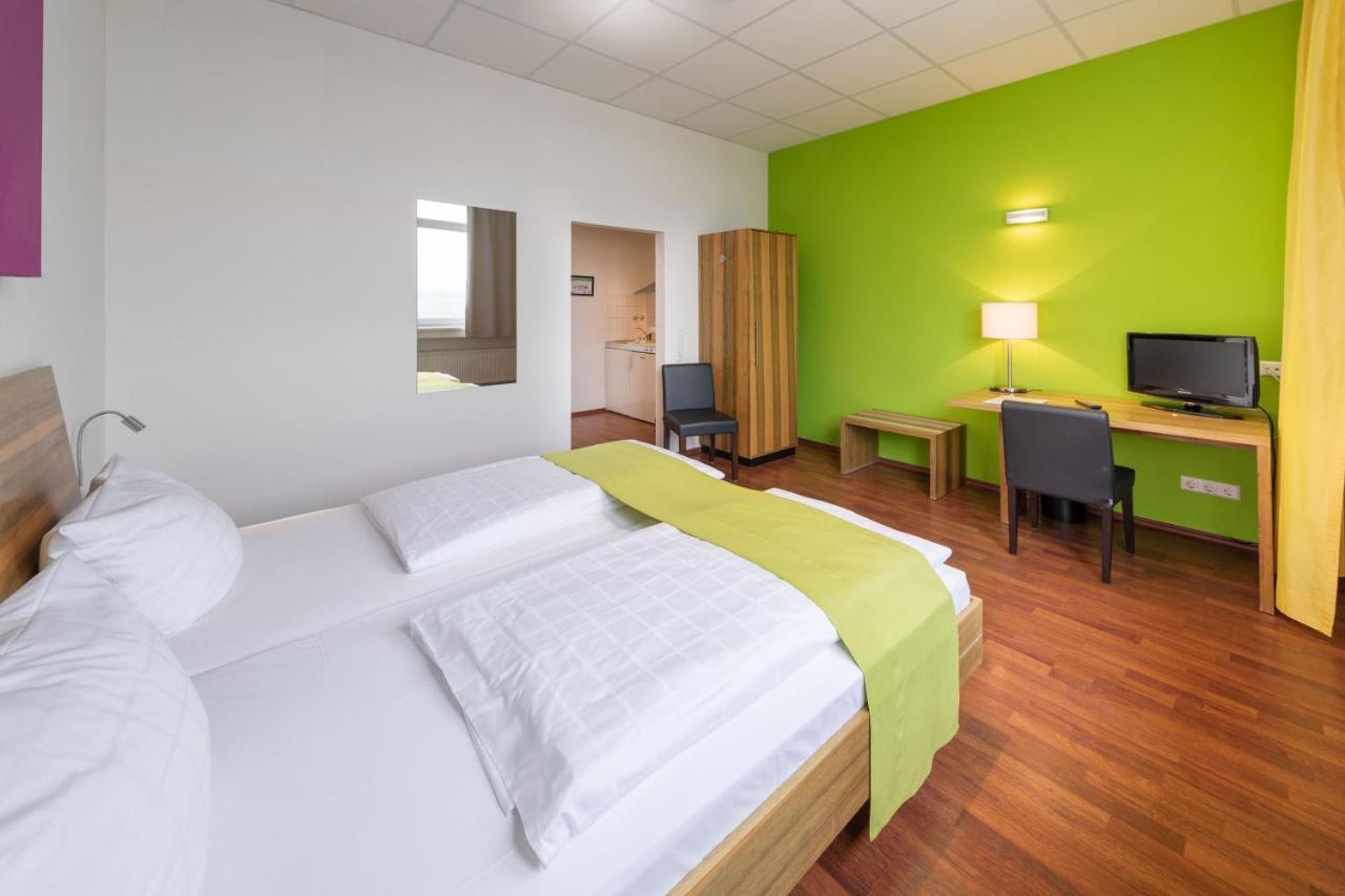 Amh Airport-Messe-Hotel Stuttgart Filderstadt Exterior foto