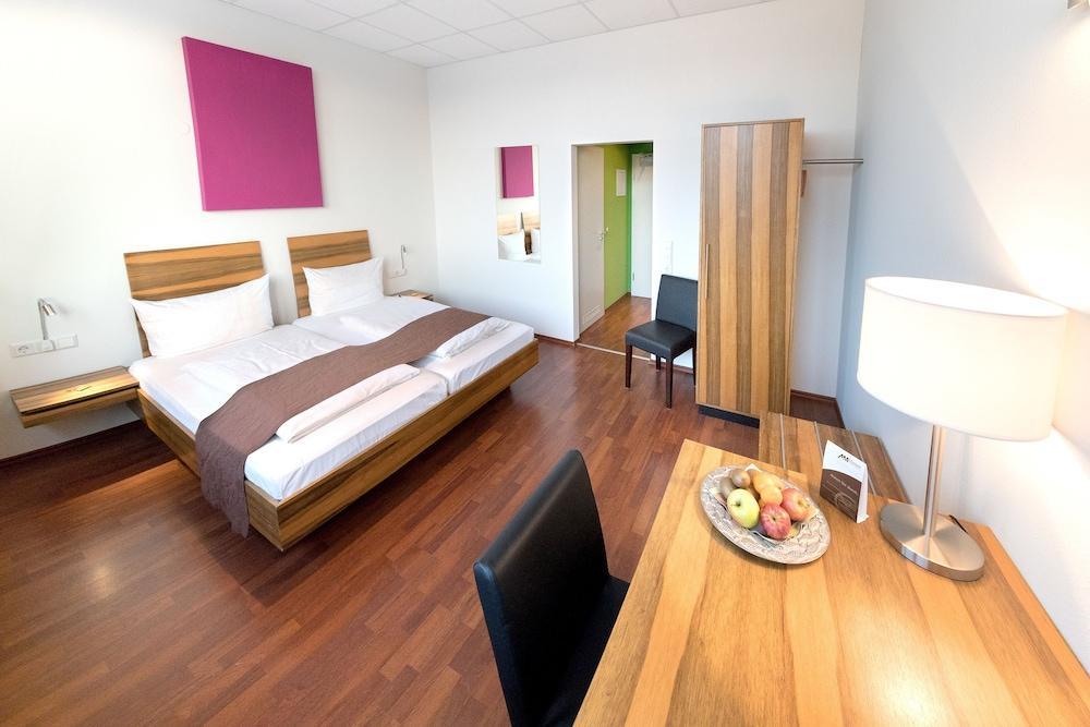 Amh Airport-Messe-Hotel Stuttgart Filderstadt Exterior foto